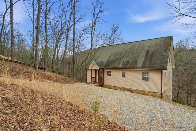 1914 Creekstone Lane, Young Harris, GA 30582