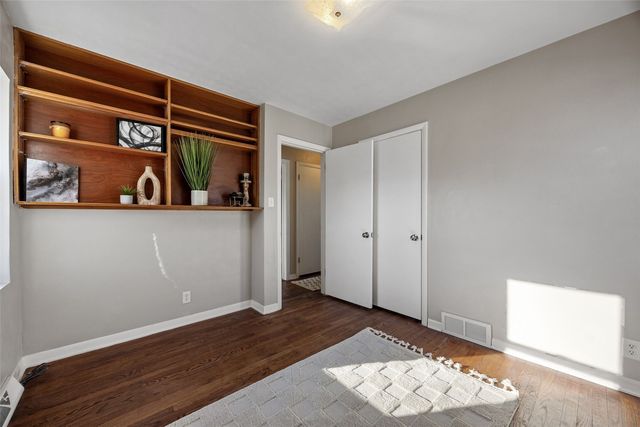 929 21st Avenue SW, Cedar Rapids, IA 52404