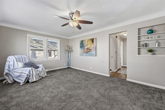 929 21st Avenue SW, Cedar Rapids, IA 52404