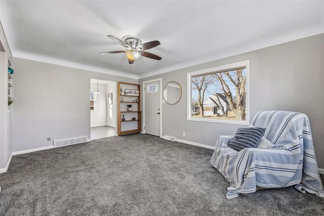 929 21st Avenue SW, Cedar Rapids, IA 52404