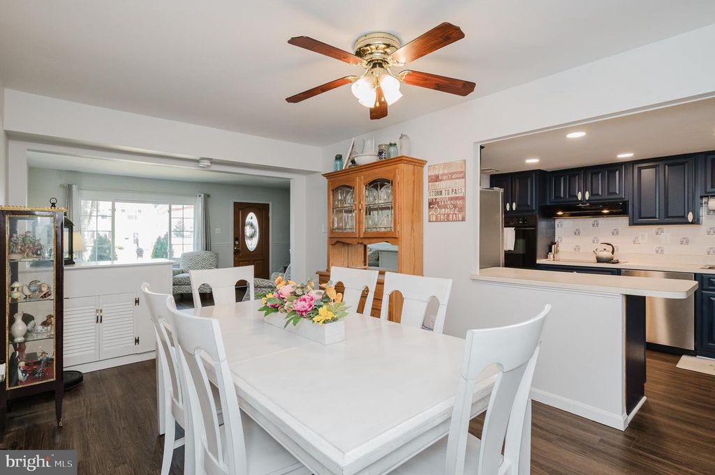 Image 12 of property listing at 696 SHORE DR, Joppa, MD 21085