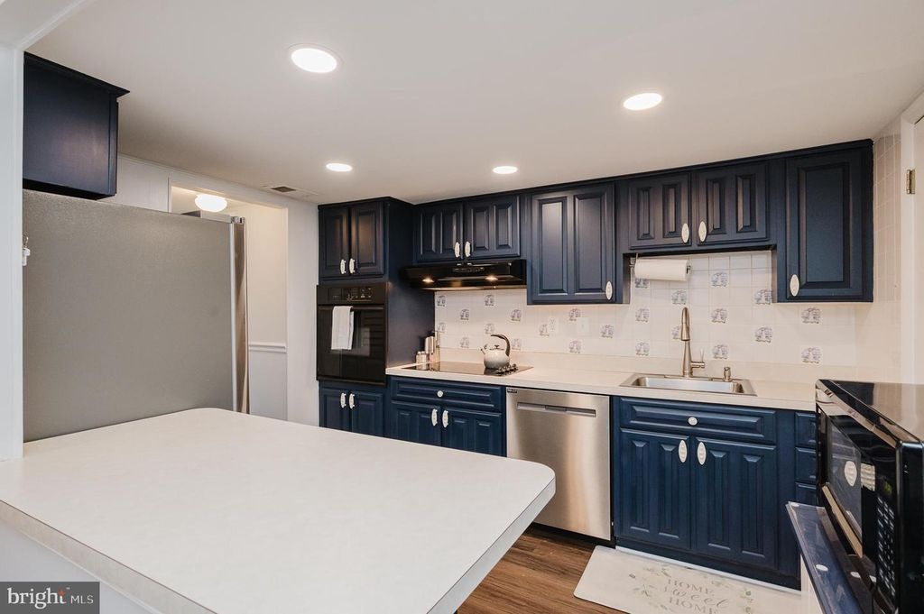 Image 13 of property listing at 696 SHORE DR, Joppa, MD 21085