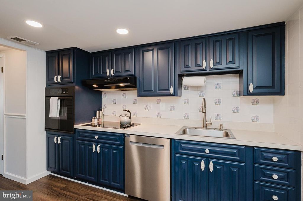 Image 14 of property listing at 696 SHORE DR, Joppa, MD 21085