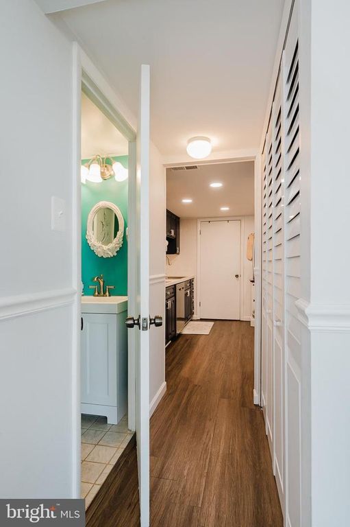 Image 19 of property listing at 696 SHORE DR, Joppa, MD 21085