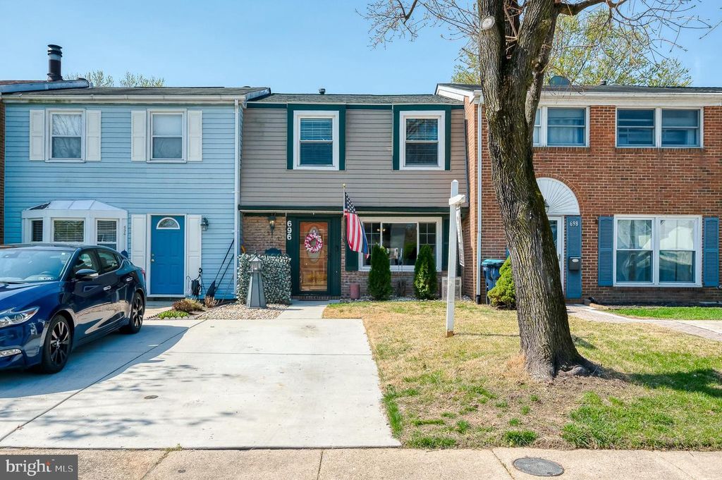 Image 2 of property listing at 696 SHORE DR, Joppa, MD 21085