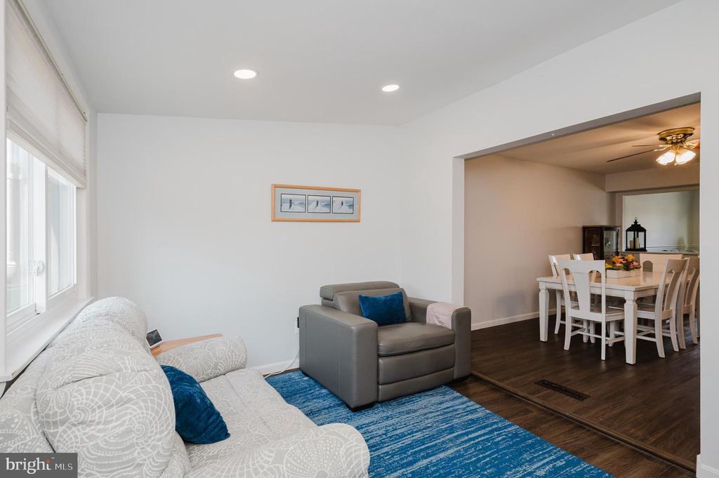 Image 22 of property listing at 696 SHORE DR, Joppa, MD 21085