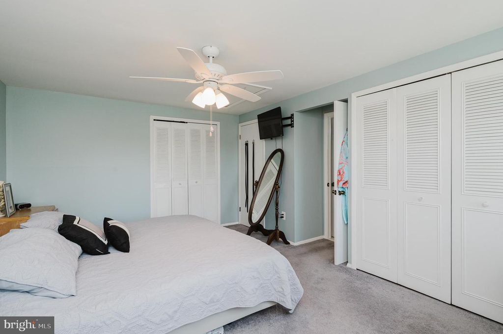 Image 27 of property listing at 696 SHORE DR, Joppa, MD 21085