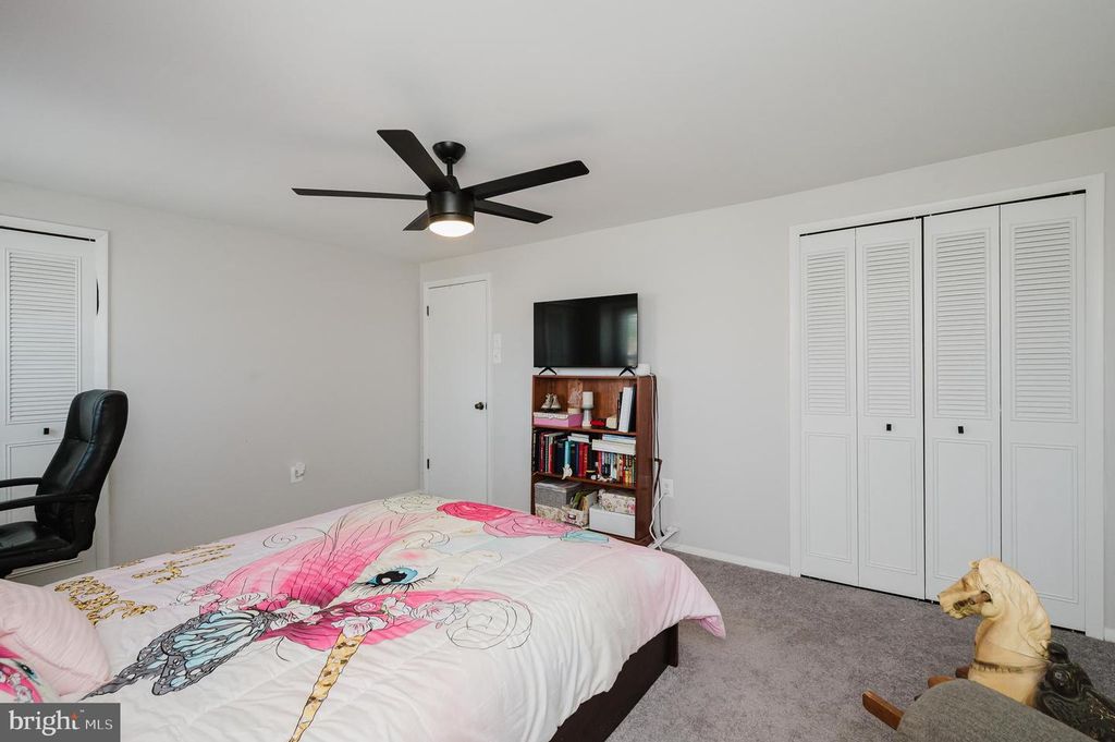 Image 33 of property listing at 696 SHORE DR, Joppa, MD 21085