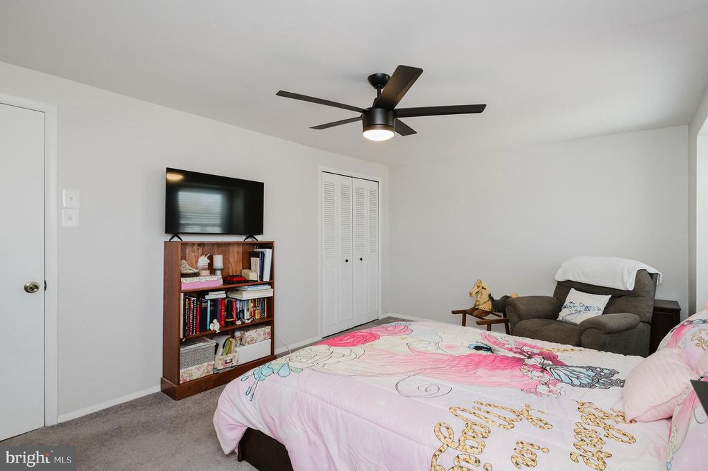 Image 34 of property listing at 696 SHORE DR, Joppa, MD 21085