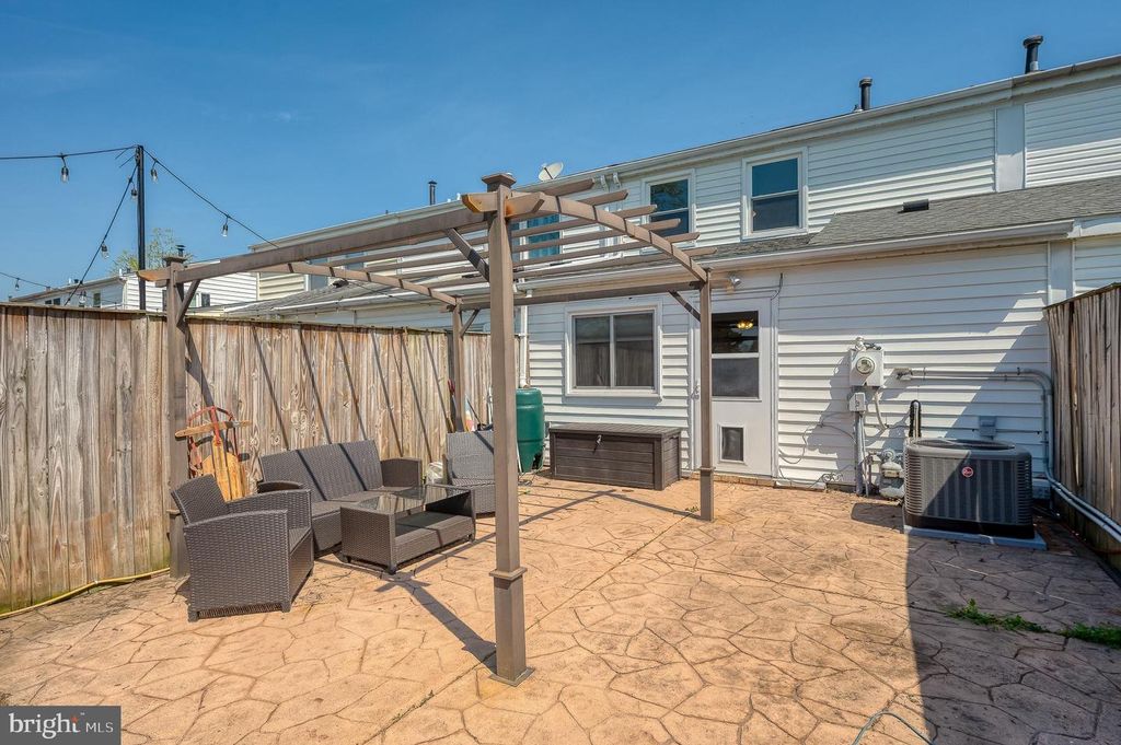 Image 37 of property listing at 696 SHORE DR, Joppa, MD 21085