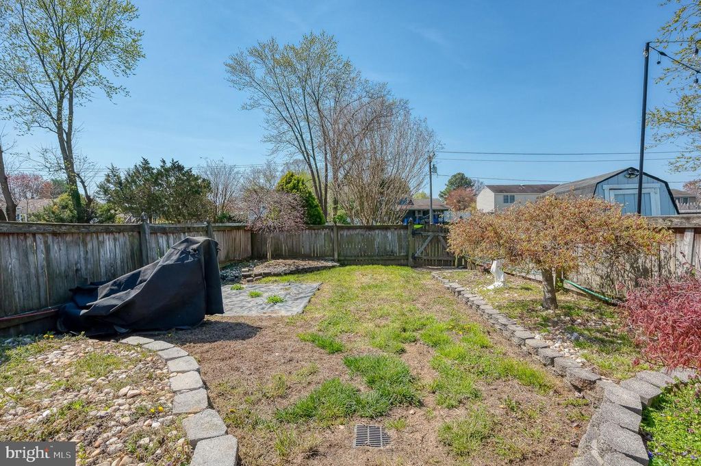 Image 39 of property listing at 696 SHORE DR, Joppa, MD 21085