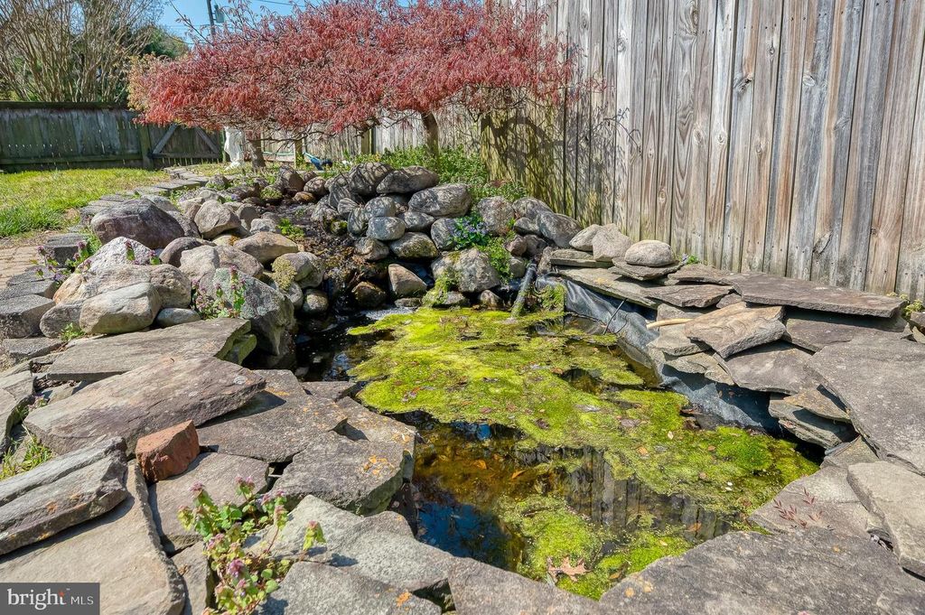 Image 42 of property listing at 696 SHORE DR, Joppa, MD 21085