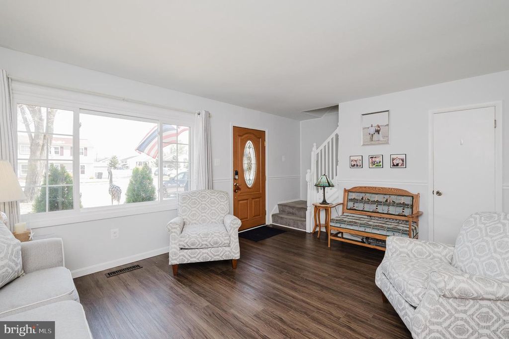 Image 8 of property listing at 696 SHORE DR, Joppa, MD 21085