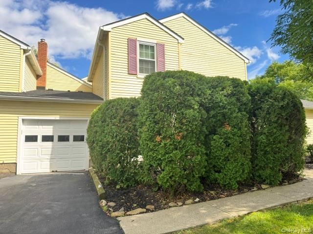 34 Candlestick Court, Warwick, NY 10990