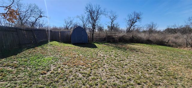 504 W Luce ST, Llano, TX 78643