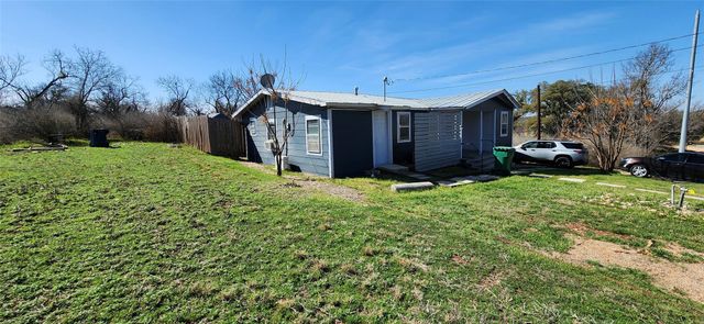 504 W Luce ST, Llano, TX 78643