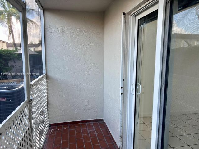 2925 W 80th Street 109, Hialeah, FL 33018