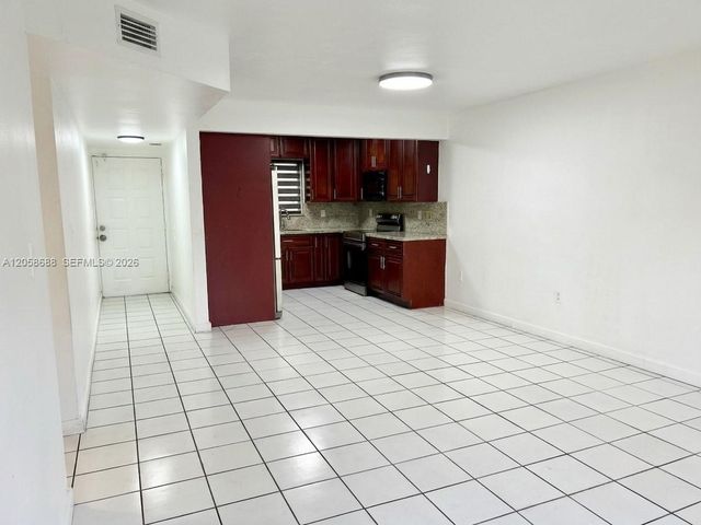2925 W 80th Street 109, Hialeah, FL 33018