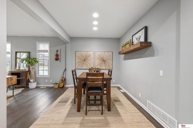 9407 S 27th Street, Bellevue, NE 68147