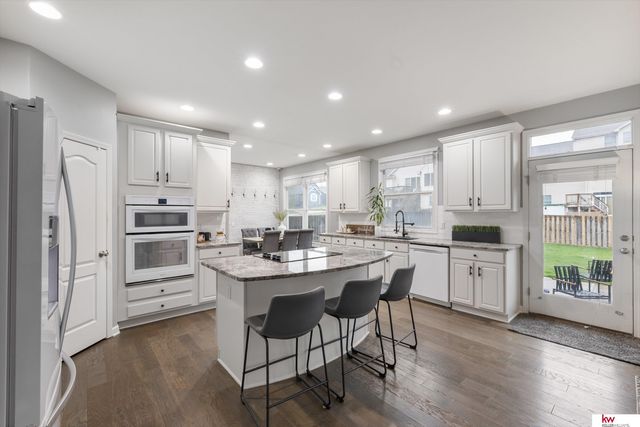 9407 S 27th Street, Bellevue, NE 68147