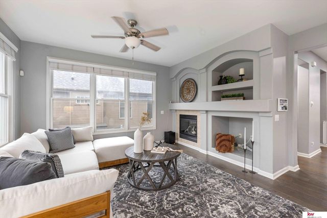 9407 S 27th Street, Bellevue, NE 68147