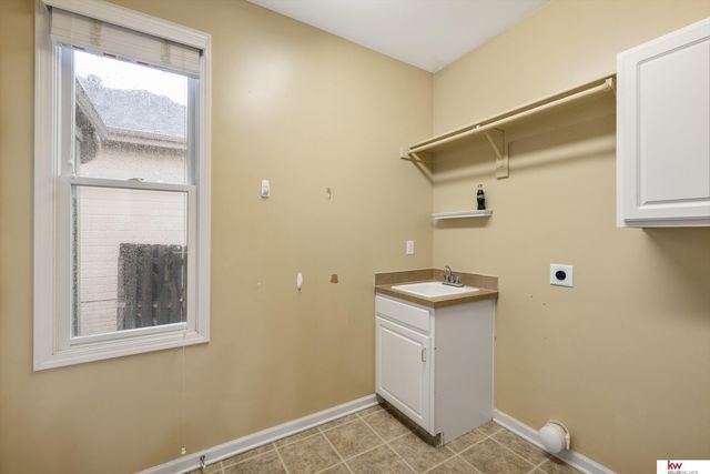 9407 S 27th Street, Bellevue, NE 68147