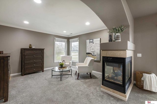 9407 S 27th Street, Bellevue, NE 68147