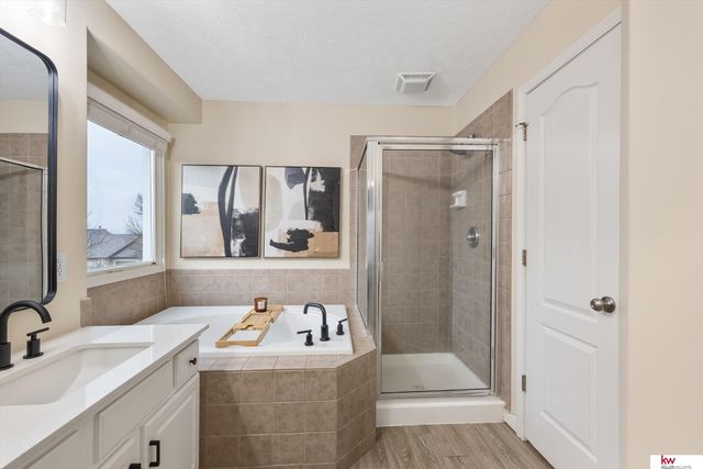 9407 S 27th Street, Bellevue, NE 68147