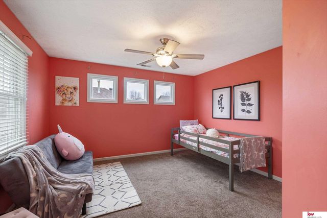 9407 S 27th Street, Bellevue, NE 68147