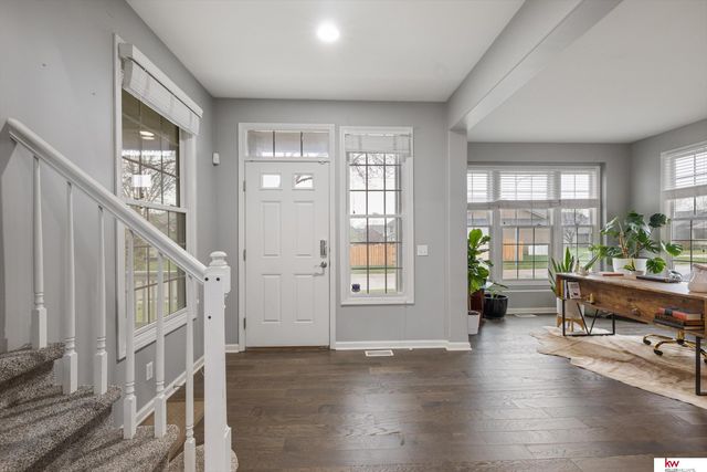 9407 S 27th Street, Bellevue, NE 68147