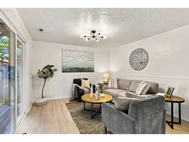 19878 Sw JOANN Ct, Beaverton, OR 97003