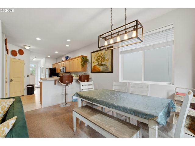 2386 Se 171ST Ave, Portland, OR 97233