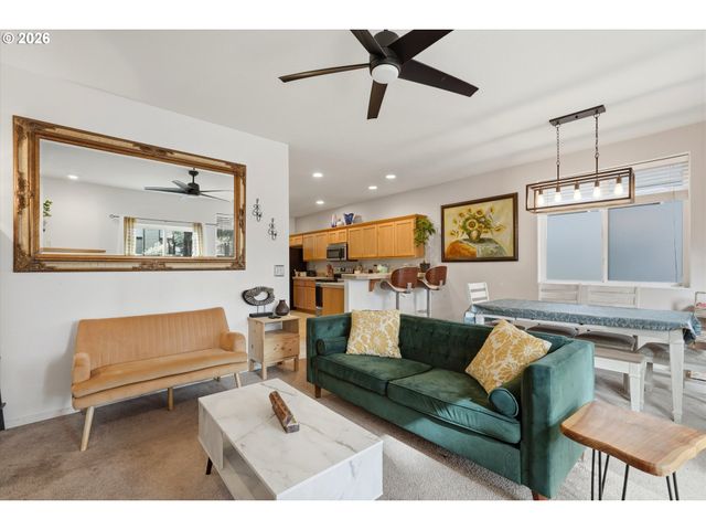 2386 Se 171ST Ave, Portland, OR 97233