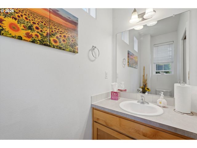 2386 Se 171ST Ave, Portland, OR 97233
