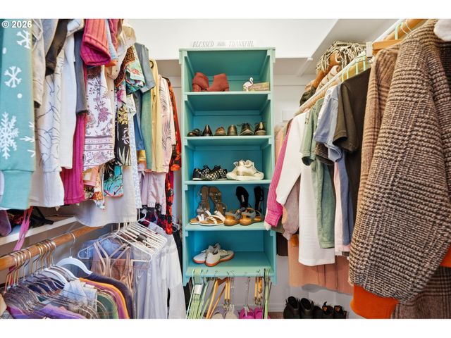 2386 Se 171ST Ave, Portland, OR 97233
