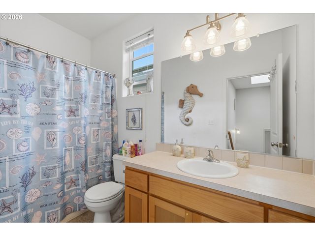 2386 Se 171ST Ave, Portland, OR 97233