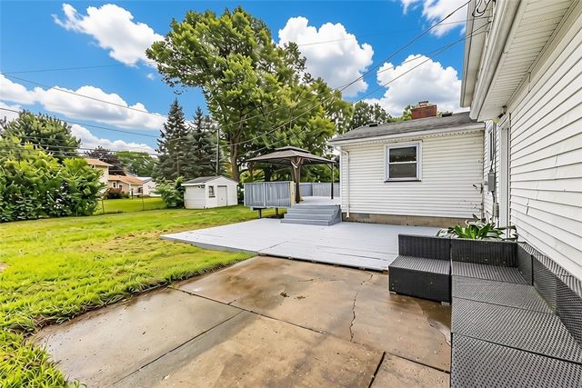 35 Grecian Parkway, Greece, NY 14626