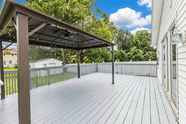 35 Grecian Parkway, Greece, NY 14626
