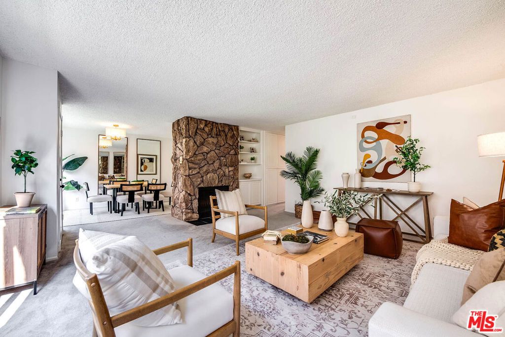 Image 1 of property listing at 2249 20th Street 3, Santa Monica, CA 90405