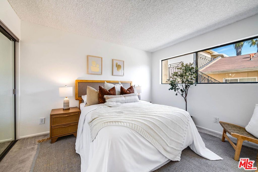 Image 12 of property listing at 2249 20th Street 3, Santa Monica, CA 90405