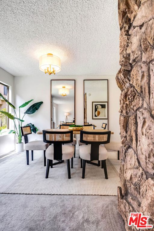 Image 7 of property listing at 2249 20th Street 3, Santa Monica, CA 90405