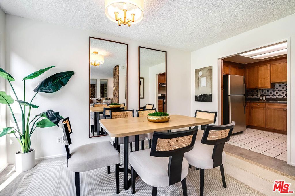 Image 8 of property listing at 2249 20th Street 3, Santa Monica, CA 90405