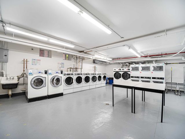 4222 Ketcham St Apt 9D, New York City, NY 11373