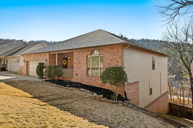 2211 Westport Loop, Little Rock, AR 72212