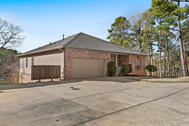 2211 Westport Loop, Little Rock, AR 72212