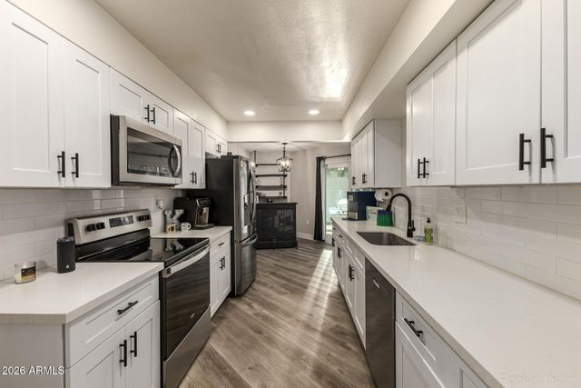 10634 W HUTTON Drive, Sun City, AZ 85351