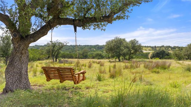 147 E Flying Owl DR, Johnson City, TX 78636