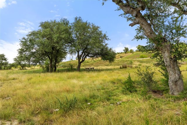 147 E Flying Owl DR, Johnson City, TX 78636