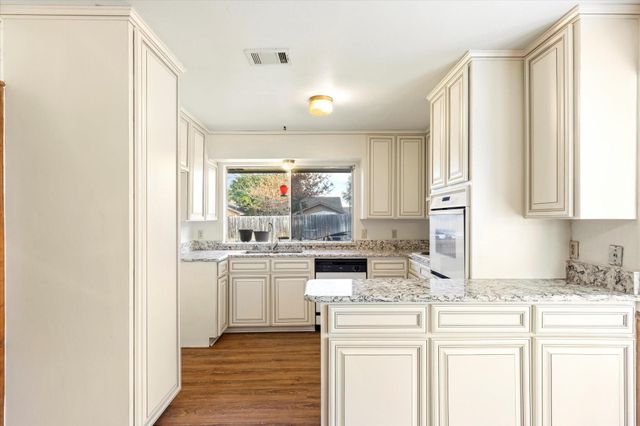 1905 Alamo Drive, Arlington, TX 76012