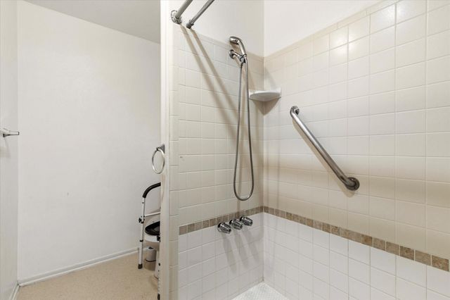 1905 Alamo Drive, Arlington, TX 76012